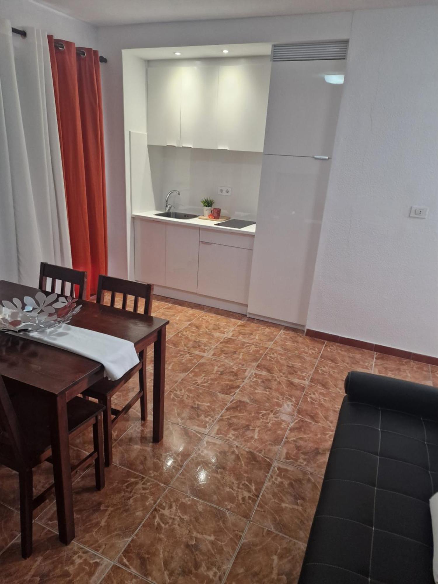 Apartamentos Funchal Los Cristianos  Cameră foto